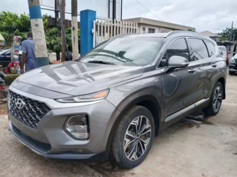 Hyundai Santa Fe - 2019