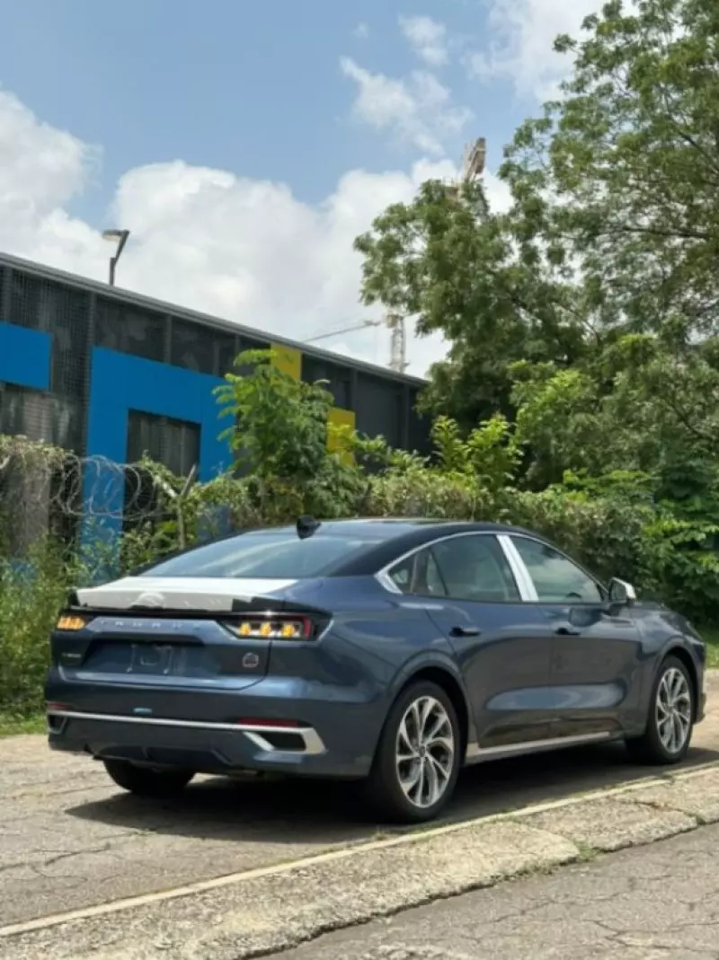 Ford Taurus   - 2025