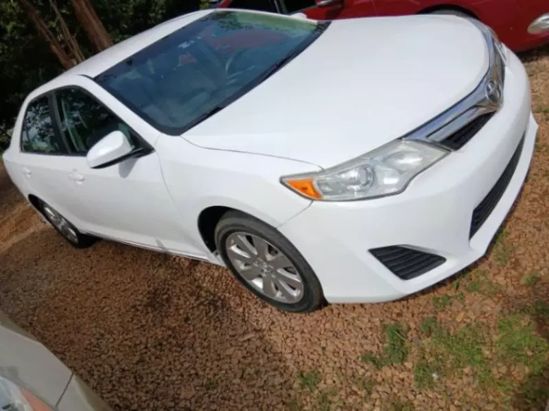 Toyota camry   - 2012