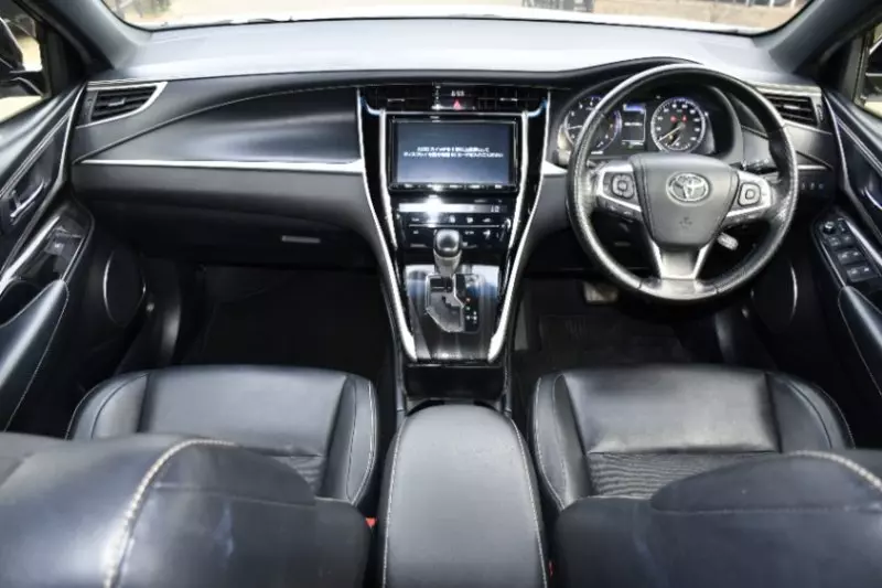 Toyota Harrier   - 2018