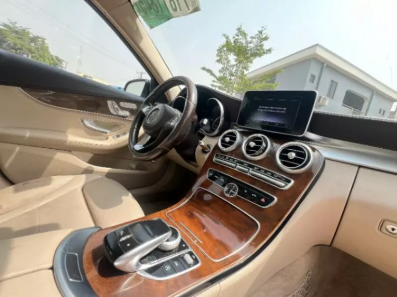 Mercedes-Benz C 300   - 2015