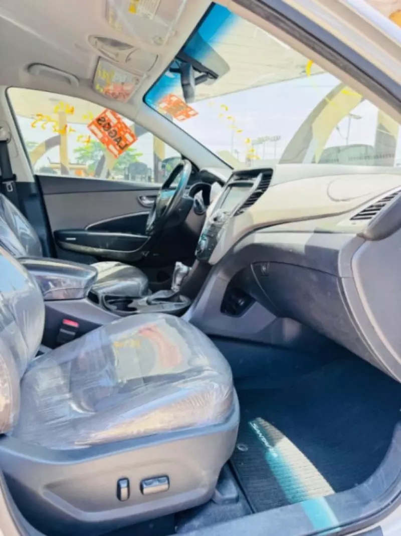 Hyundai Santa Fe - 2014