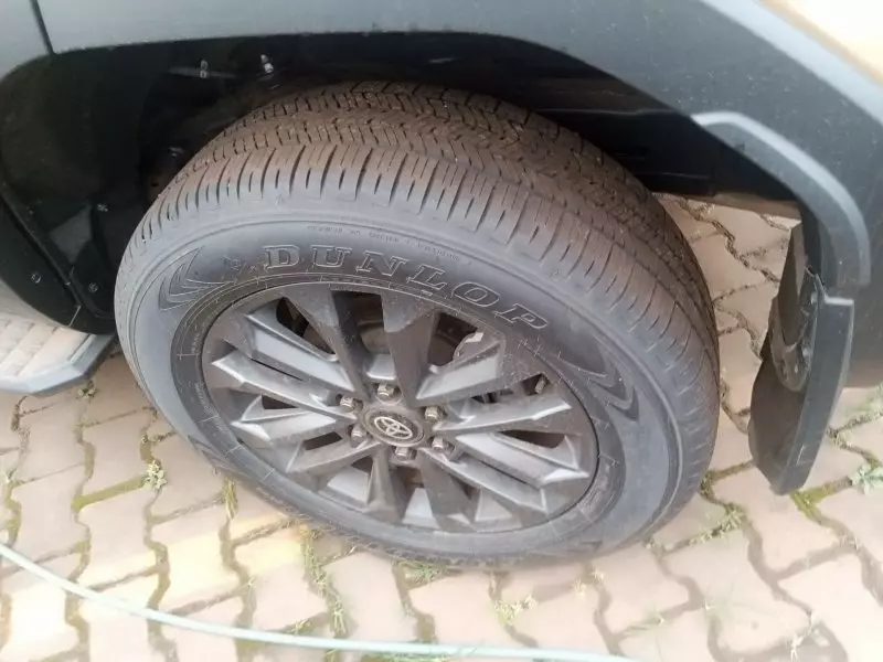 Toyota Landcruiser Prado - 2023