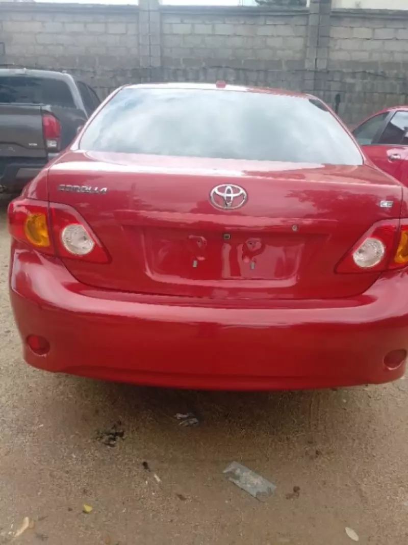 TOYOTA Corolla - 2010