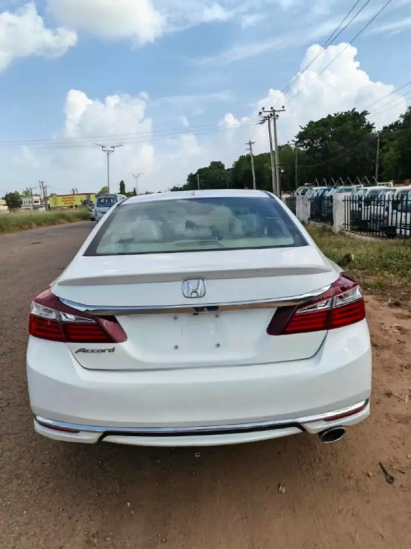 Honda Accord - 2017