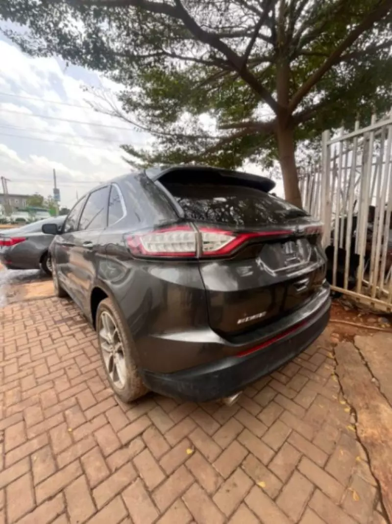 Ford Edge   - 2015
