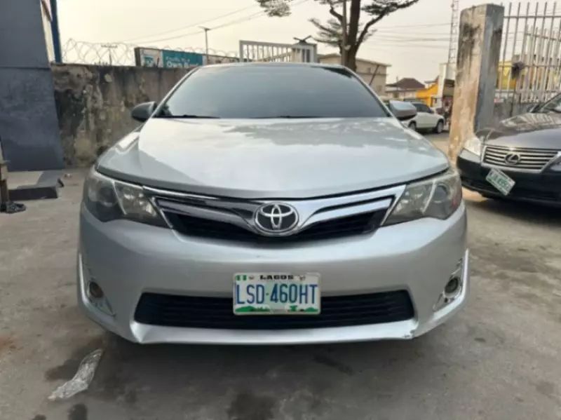 Toyota Camry   - 2012