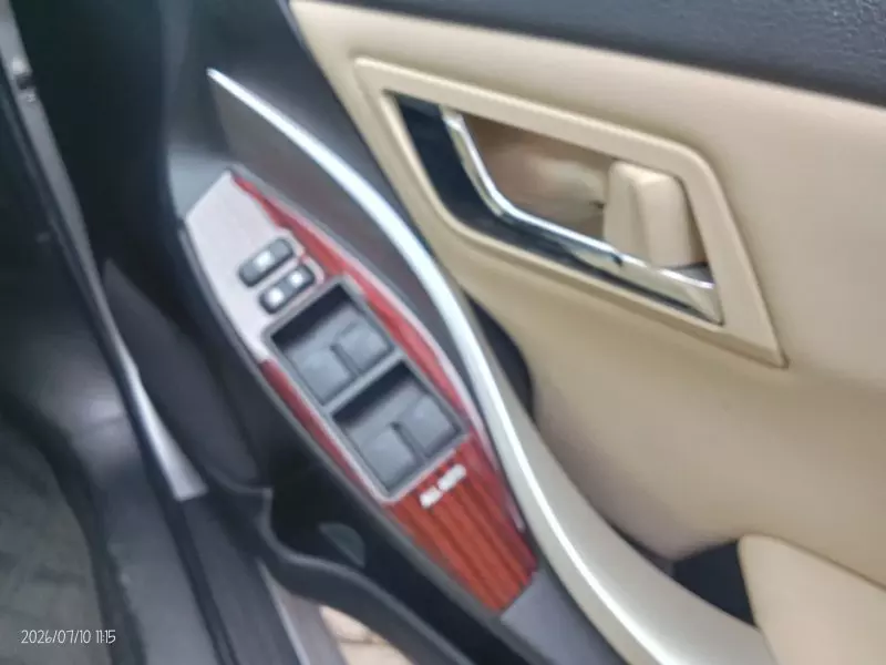 TOYOTA Premio - 2019