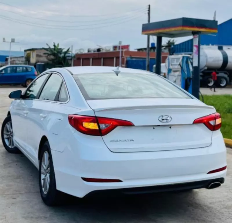 Hyundai Sonata - 2015