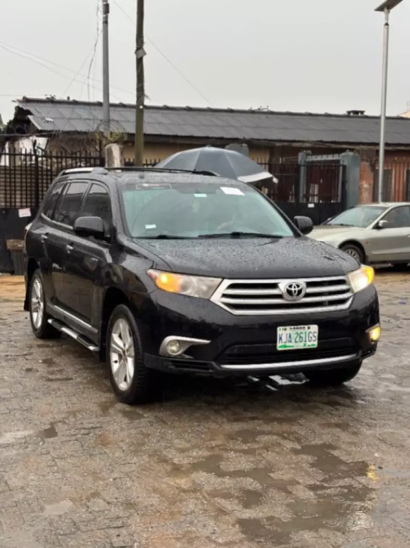 Toyota Highlander   - 2012