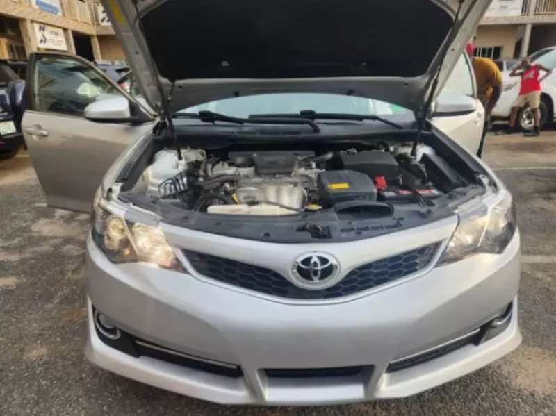 Toyota Camry   - 2014