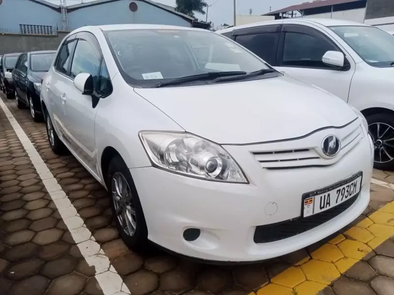 Toyota Auris   - 2010