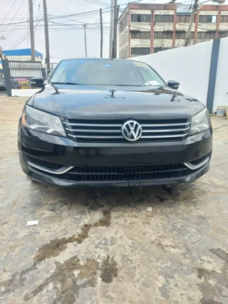 Volkswagen Passat   - 2014