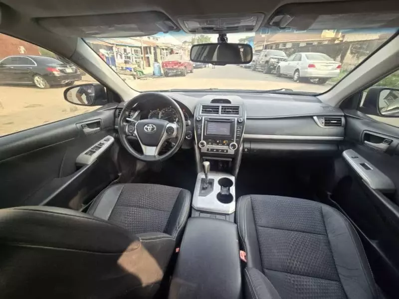 TOYOTA Camry - 2014