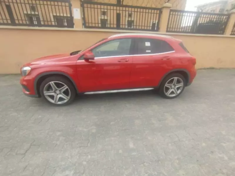 Mercedes-Benz GLA-Class   - 2016