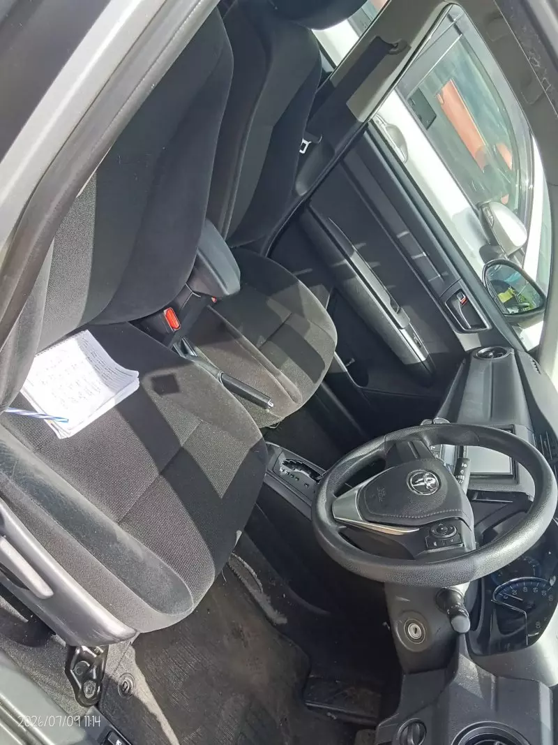 TOYOTA Axio hybrid    - 2019