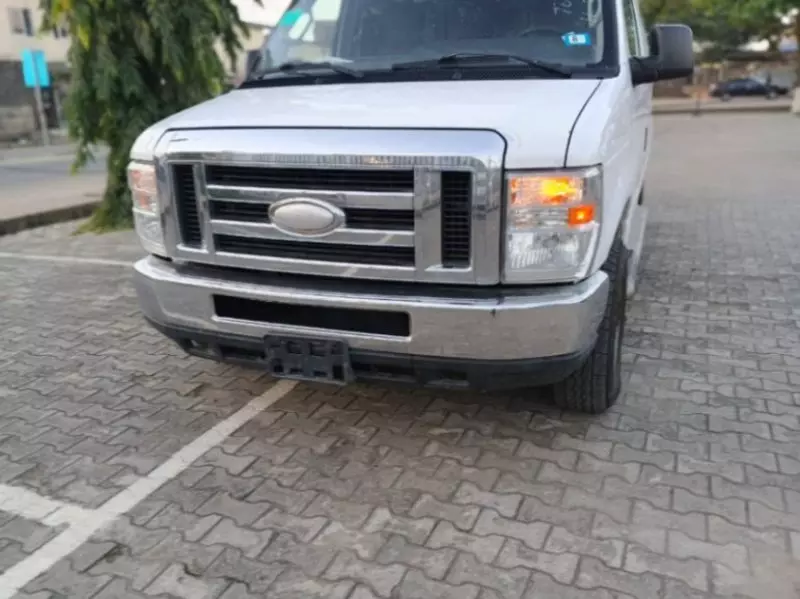 Ford E-250   - 2014