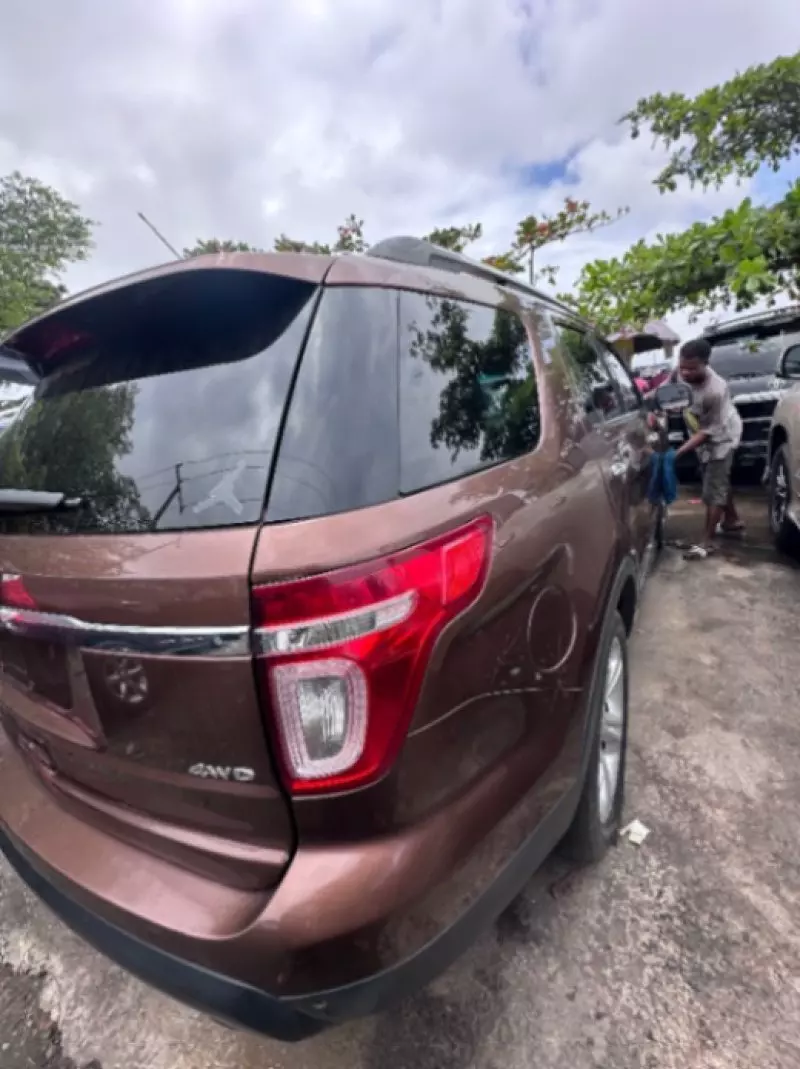 Ford Explorer   - 2014
