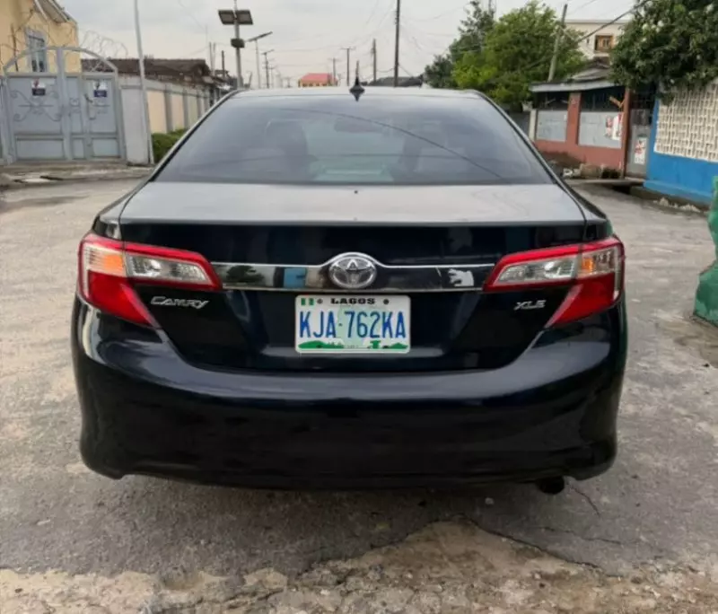 Toyota Camry   - 2012