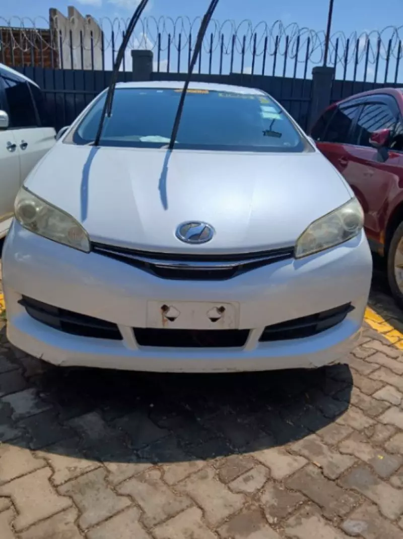 Toyota Wish   - 2012