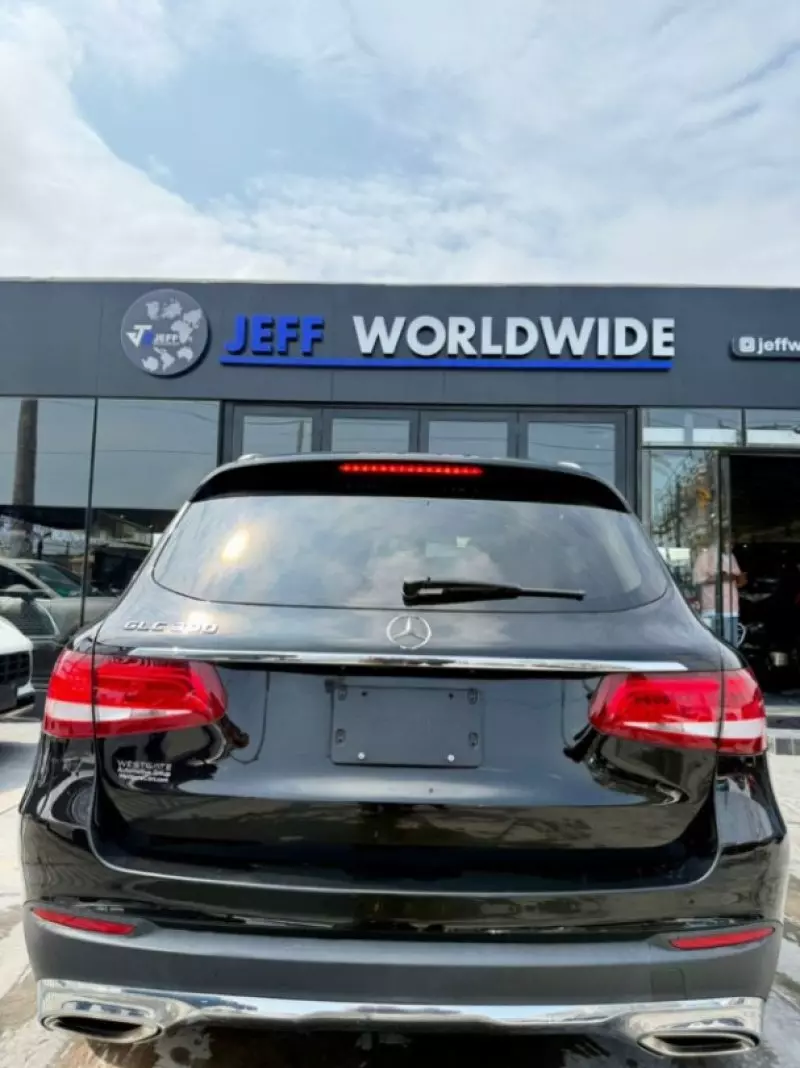 Mercedes-Benz GLC 300   - 2018