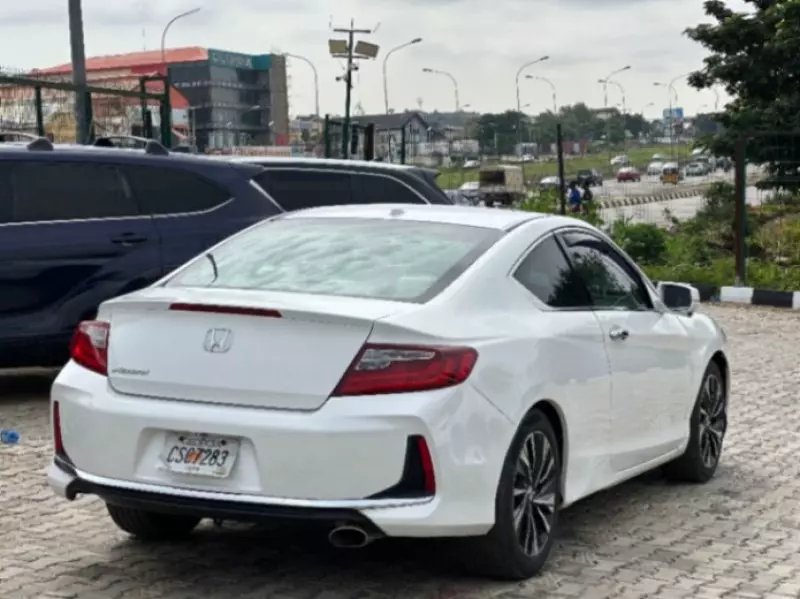 Honda Accord   - 2016