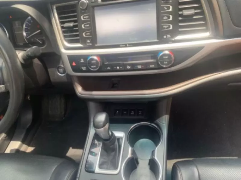 Toyota Highlander   - 2015
