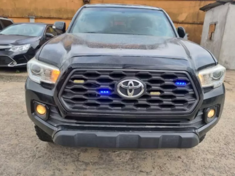 Toyota Tacoma   - 2013