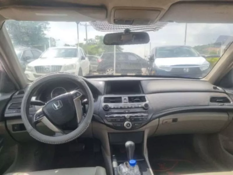 Honda Accord   - 2009