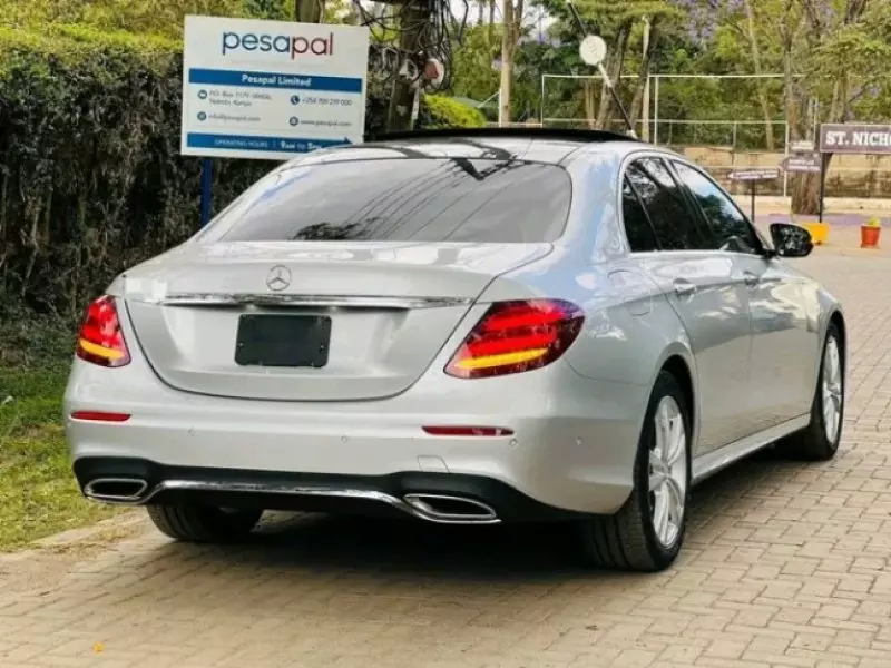 Mercedes-Benz E200   - 2017