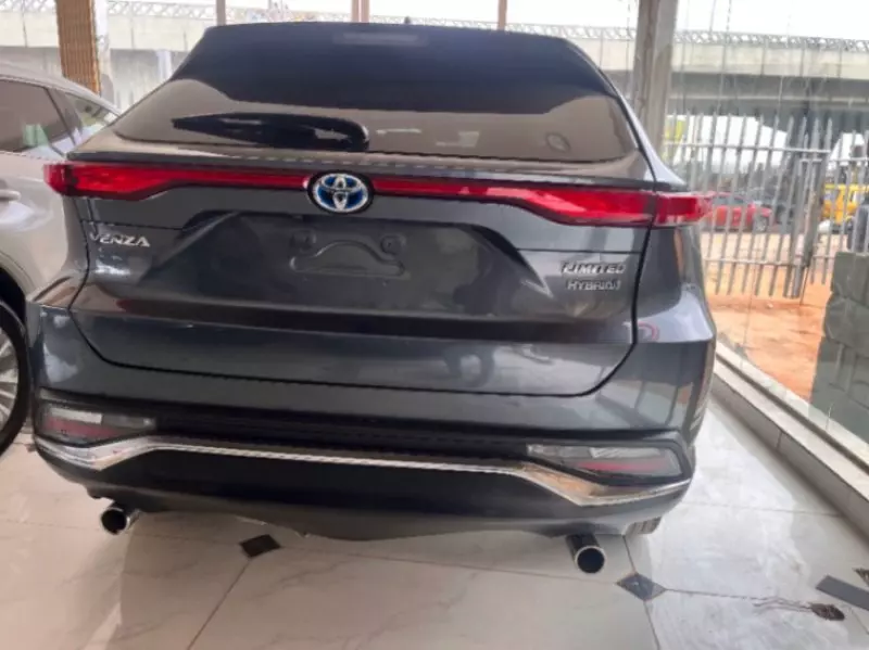 Toyota Venza   - 2021