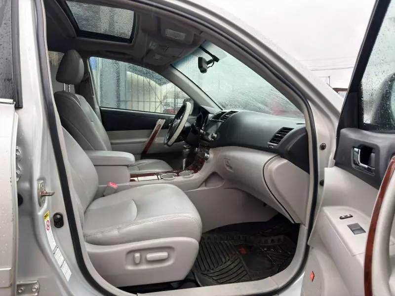 TOYOTA Highlander   - 2012