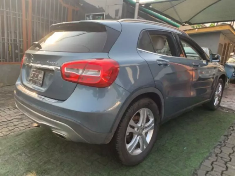 Mercedes-Benz GLA-Class   - 2015