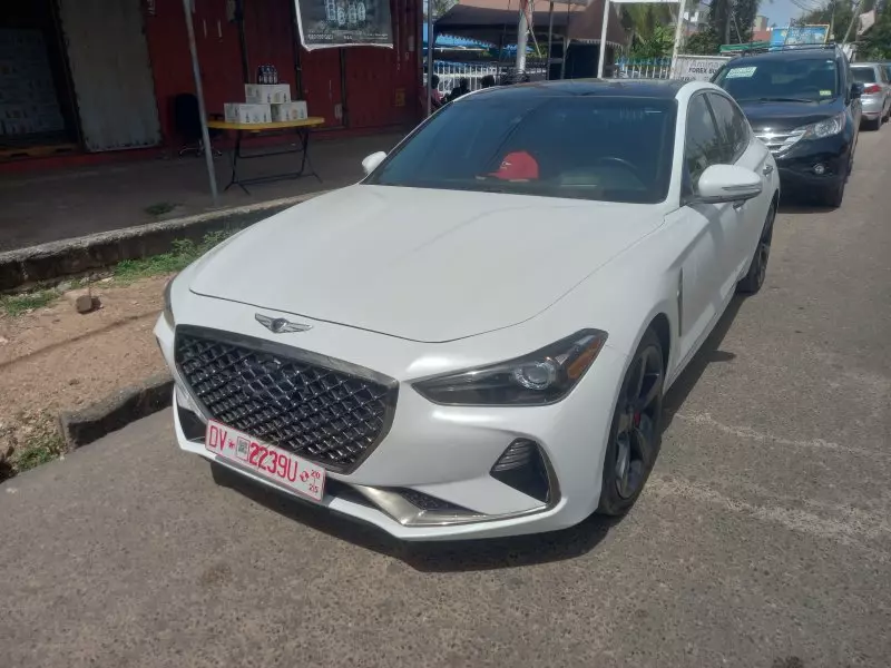 Hyundai Genesis   - 2019