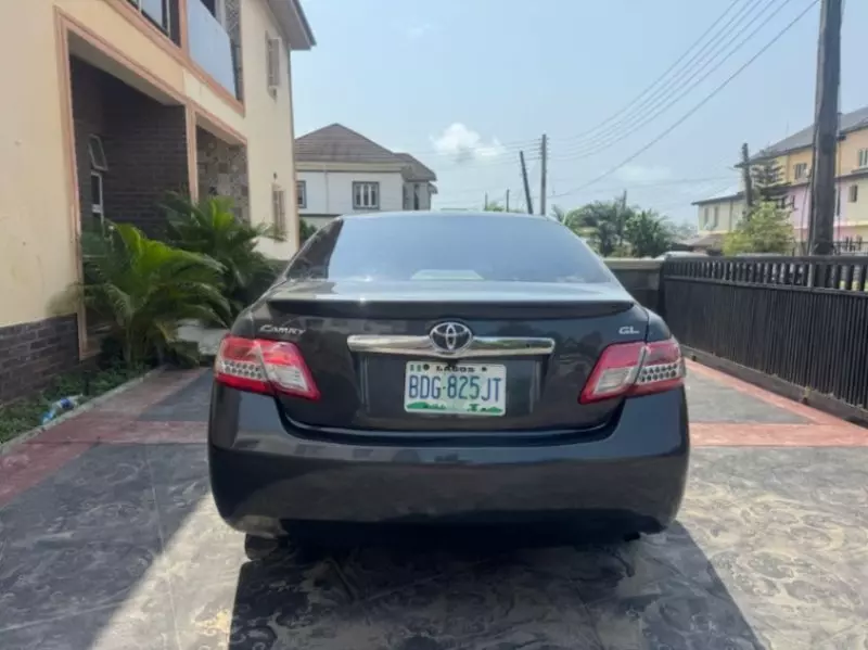 Toyota Camry   - 2009