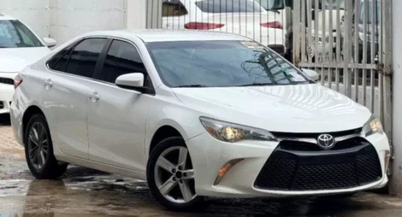 TOYOTA Camry - 2015