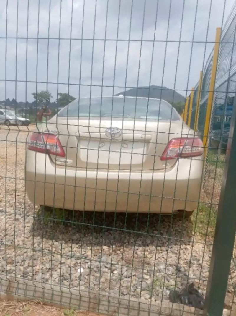 TOYOTA Camry - 2011