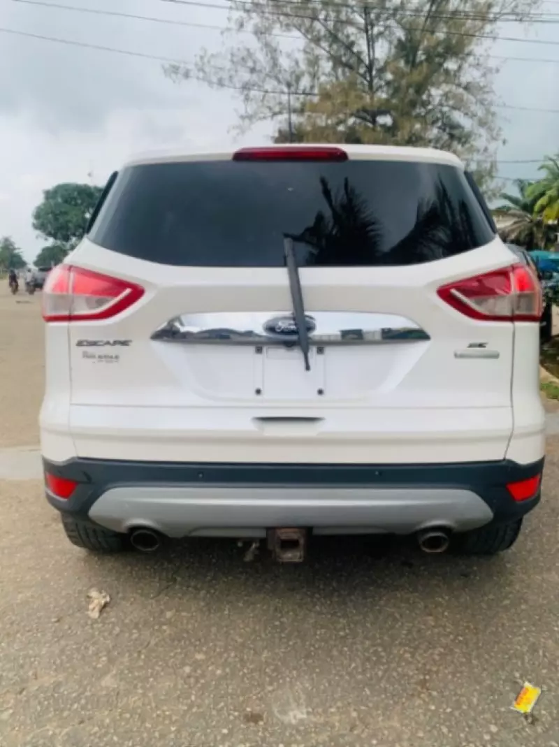 Ford Escape   - 2016