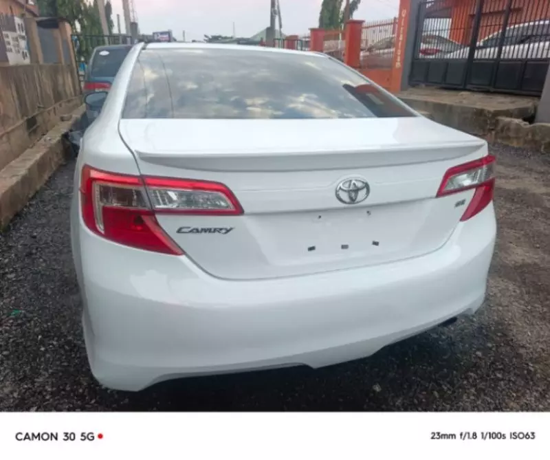 Toyota Camry   - 2013