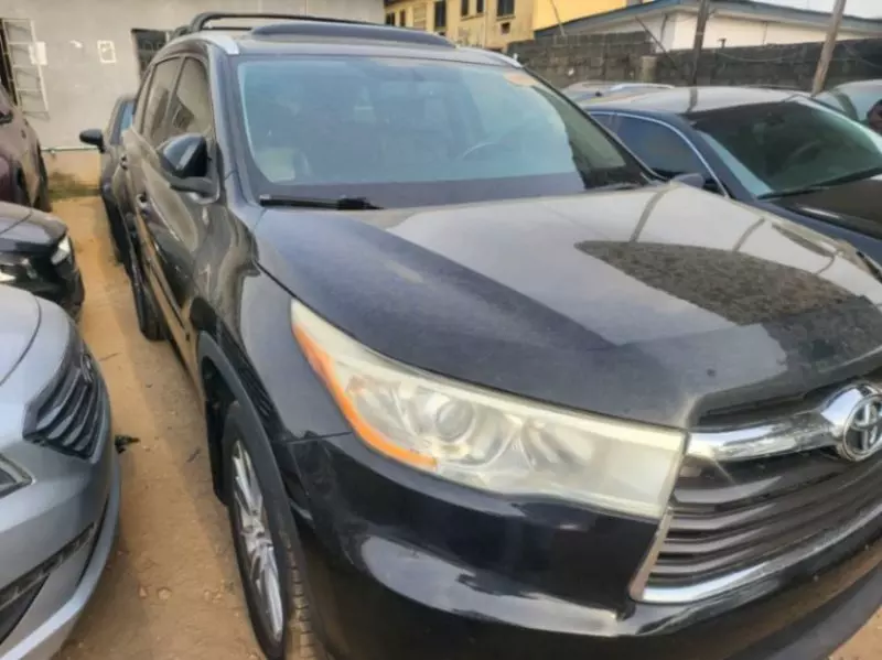 Toyota Highlander   - 2014