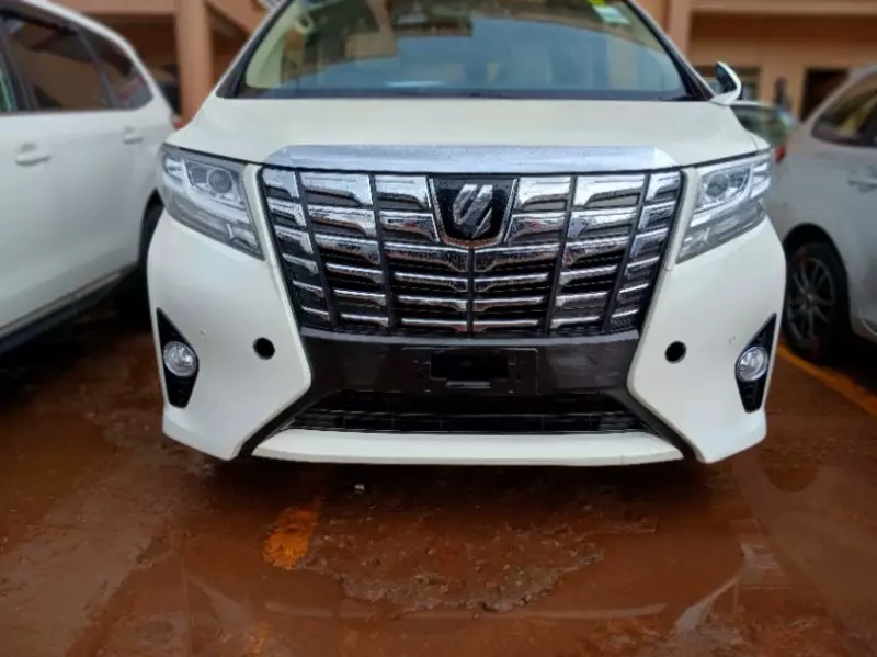 Toyota Alphard   - 2017