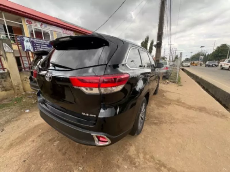 TOYOTA Highlander   - 2017