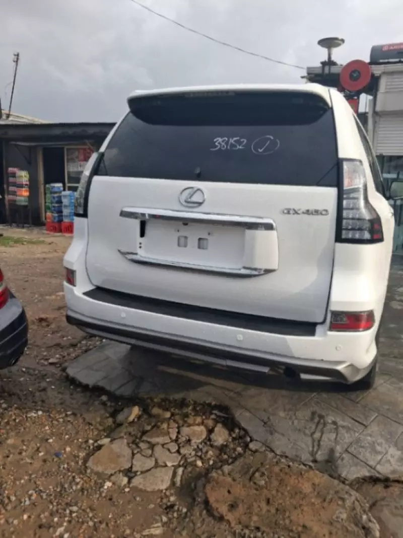 Lexus GX 460   - 2011