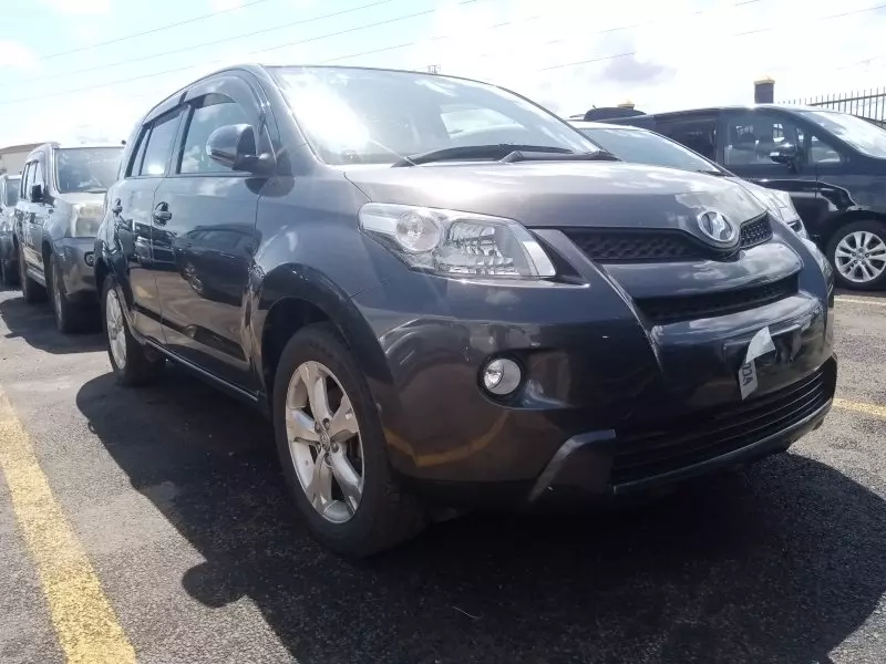 Toyota Ist    - 2012