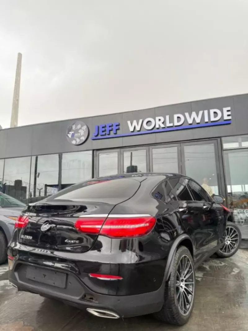 Mercedes-Benz GLC 300   - 2018
