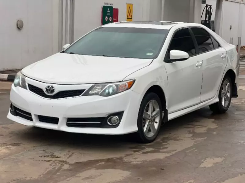 TOYOTA Camry   - 2012