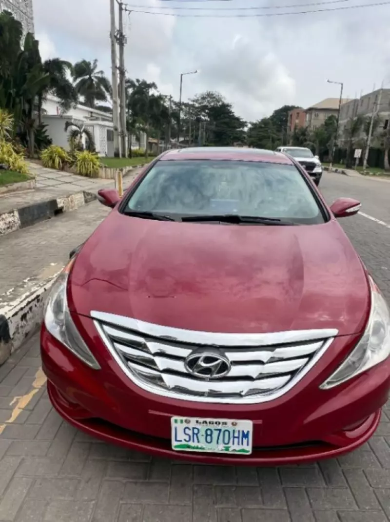 Hyundai Sonata   - 2014