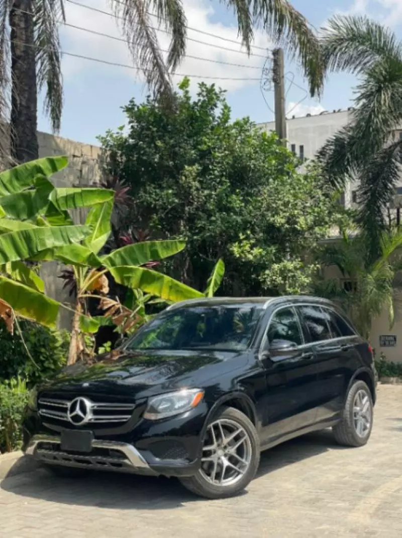 Mercedes-Benz GLC 300   - 2016