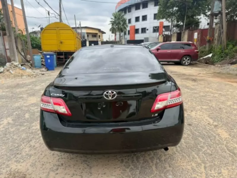 TOYOTA Camry   - 2010