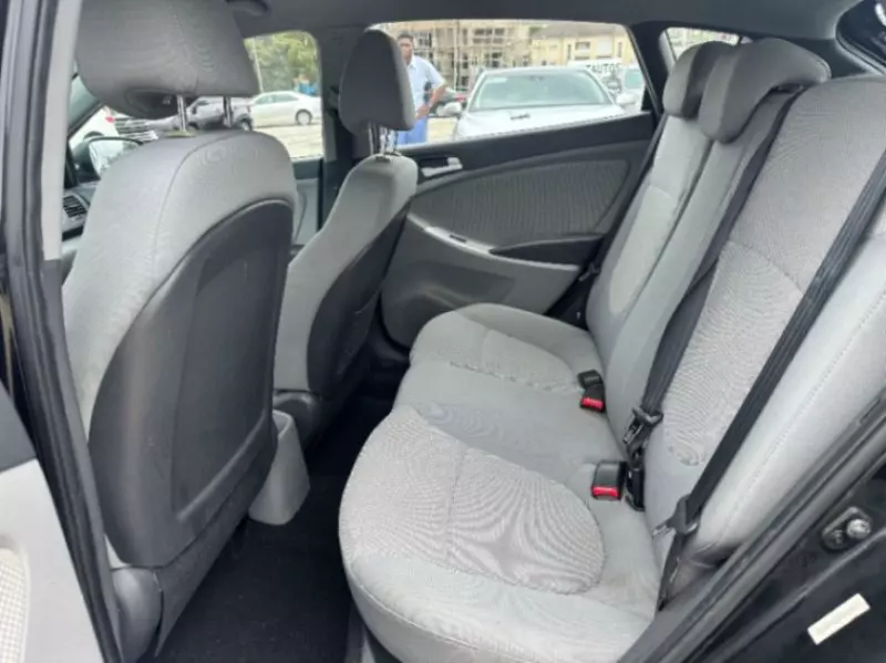 Hyundai Accent - 2013